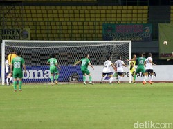 Bhayangkara memperbesar keunggulan menjadi 2-0 di menit ke-54 lewat Otavio Dutra. Bek asal Brasil itu berhasil melesakkan gol dengan kepala setelah terjadi kemelut dari hasil sepak pojok.