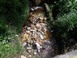 Sudah Menahun, Warga Takut Tegur Pembuang Sampah di Sungai Temanggung