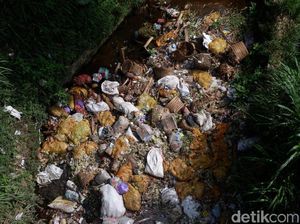 Aparat Desa Ajak Warga Rekam Pembuang Sampah di Sungai Temanggung