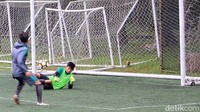 Di hari terakhir ini, Timnas U-19 mengasah dalam bola-bola mati.
