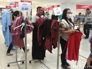 Ini Daftar Produk Laris Diburu Pembeli Lotus Thamrin Jelang Tutup Ini Daftar Produk Laris Diburu Pembeli Lotus Thamrin Jelang Tutup