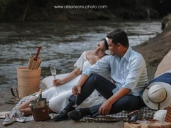 Bukan Makeup Artist, Kahiyang Pilih Perias Tradisional untuk Pernikahannya