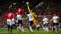 Saat menjalani pertandingan di Old Trafford, Sabtu (28/10/2017) malam WIB, MU memetik kemenangan tipis dengan skor 1-0. (Foto: Andrew Yates/Reuters)