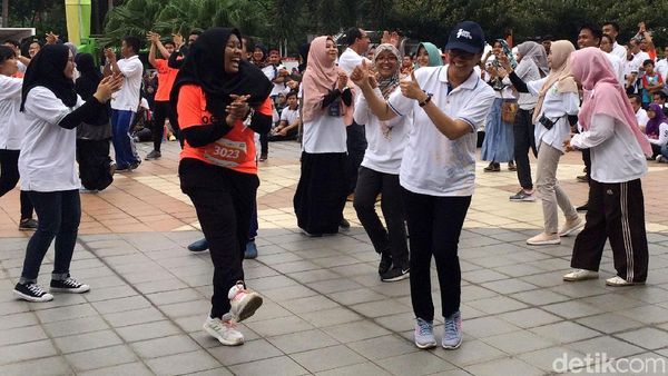 Senangnya Sri Mulyani Senam di Peringatan Hari Oeang