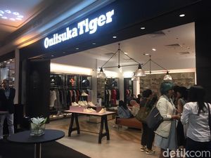 Sneakers Mania, Onitsuka Tiger Buka Toko Pertama Indonesia di Plaza Senayan