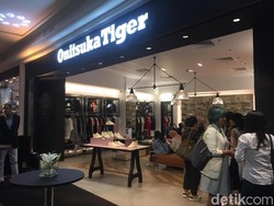 Sneakers Mania, Onitsuka Tiger Buka Toko Pertama Indonesia di Plaza Senayan