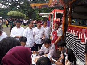 Jokowi Ingin DKI Bisa Bantu UMKM Kembangkan Food Truck Jokowi Ingin DKI Bisa Bantu UMKM Kembangkan Food Truck