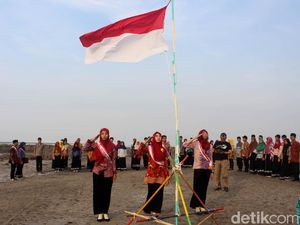 Upacara Sumpah Pemuda di Bekas Kolam Lumpur Lapindo