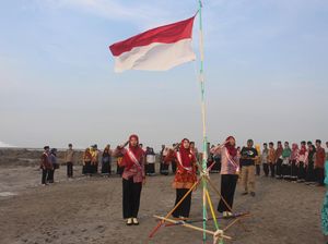 Sekolah ini Gelar Upacara Sumpah Pemuda di Pond Lumpur Lapindo