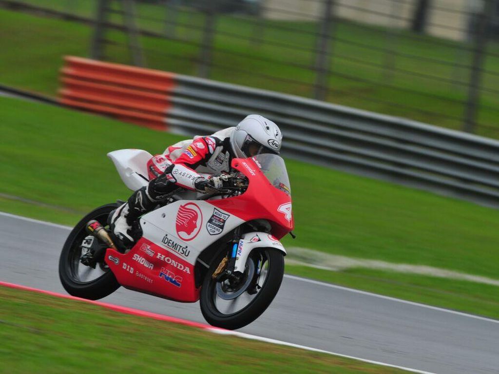 Finis Kedua di Race 1 ATC, Gerry Salim Naik Podium di Sepang Finis Kedua di Race 1 ATC, Gerry Salim Naik Podium di Sepang