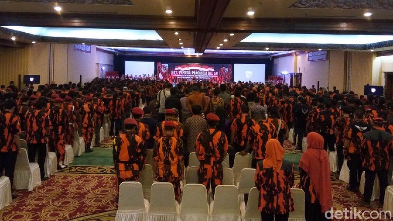 Jokowi Protes, Tak Diundang Ultah Ketum Pemuda Pancasila Jokowi Protes, Tak Diundang Ultah Ketum Pemuda Pancasila