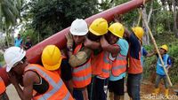 Begini Perjuangan Terangi Desa Terpencil di Riau