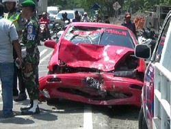 Anggota Satpol PP Tewas Tertabrak Sedan