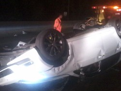 Mobil VW Alami Kecelakaan Tunggal di Tol Kamal KM 24 Jakut