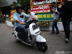 Usai Coba Motor Listrik, Anies Tanya Diler Resminya