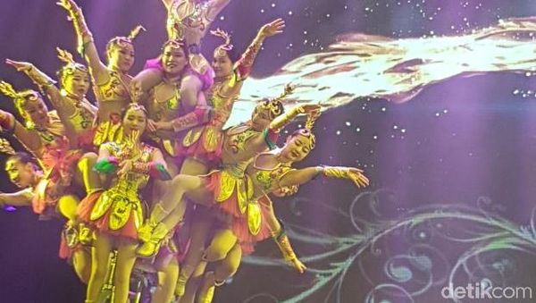 Sirkus di Beijing Ini Bikin Mata Enggak Berkedip!