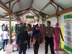 Kapolres Tangerang Jenguk Korban Ledakan Pabrik Kembang Api