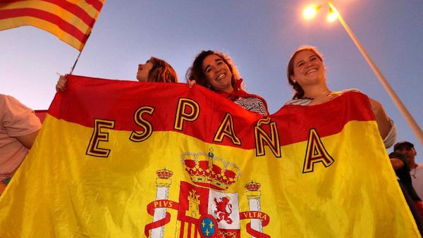 Begini Ramainya Aksi Tolak Catalonia Merdeka di Spanyol