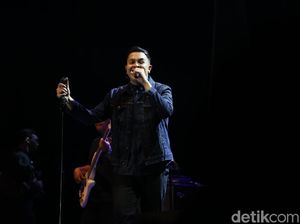 Tulus Terjebak Warna Baru dalam Labirin