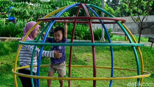 Melihat Asrinya RPTRA Anggrek Bintaro