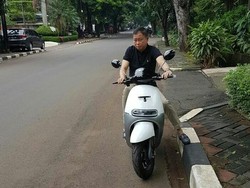 Jonan Beberkan Alasannya Beli Motor Listrik