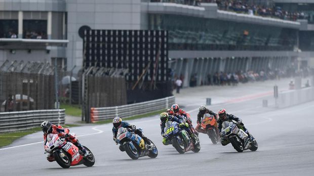 Perpanjangan kontrak Rossi di Yamaha memastikan sang pebalap akan dikerumuni pebalap-pebalap muda pada musim mendatang.