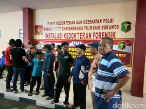 Jasad Aminah Korban Ledakan Kosambi akan Dikebumikan Malam Ini Jasad Aminah Korban Ledakan Kosambi akan Dikebumikan Malam Ini