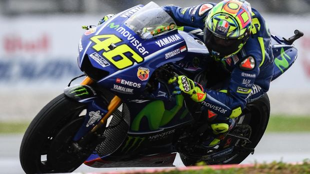 Valentino Rossi masih menjalani balap menjelang usia kepala empat.