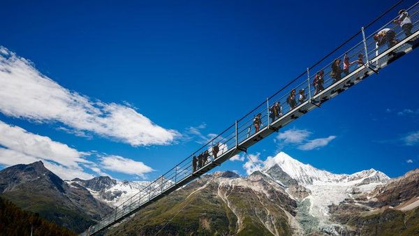 Foto: Inikah Jembatan Gantung Paling Ngeri di Eropa?