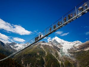 Foto: Inikah Jembatan Gantung Paling Ngeri di Eropa?