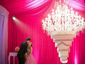 Mewah! Cake Pernikahan Terbalik, 10 Tingkat hingga Harga 1 Miliar