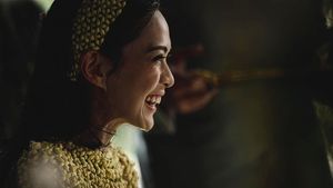 Basah-basahan, Mesty Ariotedjo Tetap Cantik Mempesona Saat Siraman