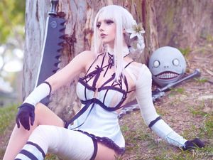 Cosplayer Seksi yang Memikat Warga Instagram