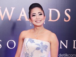 Feni Rose Siap Jadi Nenek Hits, Putrinya Dilamar Fotografer