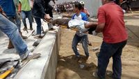 Foto-foto: Girder Beton Proyek Tol yang Ambruk di Pasuruan