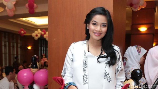 Suka Kulineran, Intip Yuk 10 Makanan yang Disukai Titi Kamal dan Christian Sugiono!