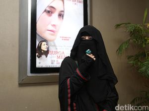 Jennifer Dunn dan Oki Setiana Dewi Terseret di Poligami Uje, Ini Kata Pipik Jennifer Dunn dan Oki Setiana Dewi Terseret di Poligami Uje, Ini Kata Pipik