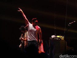 Lirik dan Chord Elton John oleh Naif