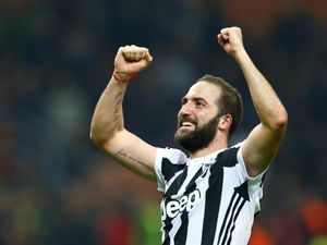 Higuain Tembus 100 Gol di Serie A