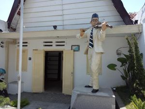 Melihat Rumah Wafat WR Soepratman di Surabaya Melihat Rumah Wafat WR Soepratman di Surabaya