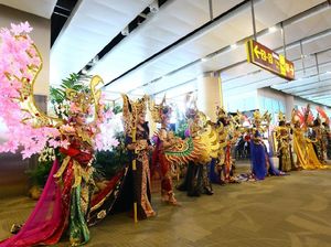 Ramainya Parade Halloween di Bandara Bali Ramainya Parade Halloween di Bandara Bali