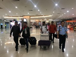 Imigrasi Tanjung Perak Deportasi 5 WN India