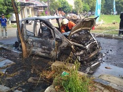 Kabel Dimakan Tikus, 1 Mobil Terbakar di Cakung