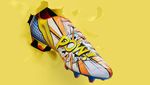 Sepatu-Sepatu Bola Eksentrik: Bergambar Dragon Ball hingga Bertabur Swarovski