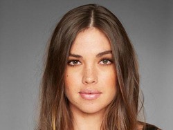 5 Lipstik Warna Rose Gold yang Cantik Dipakai Sehari-hari