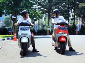 Gaya Jonan-Arcandra Jajal Motor Listrik