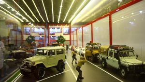 Pesona Mobil Liliput