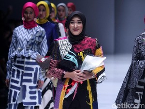 Inovatif, Muslimah Indonesia Ini Bikin Sabun Basuh Hijab Dengan Materi Alami
