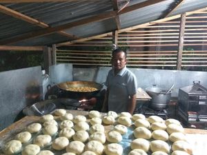 Jamal, Pengusaha Kue Basah yang Raup Puluhan Juta Rupiah Per Bulan Jamal, Pengusaha Kue Basah yang Raup Puluhan Juta Rupiah Per Bulan