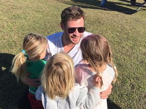 Sweet! Kedekatan si Thor Chris Hemsworth dengan Buah Hatinya